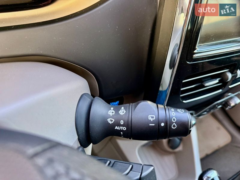 Хэтчбек Renault Zoe 2015 в Луцке