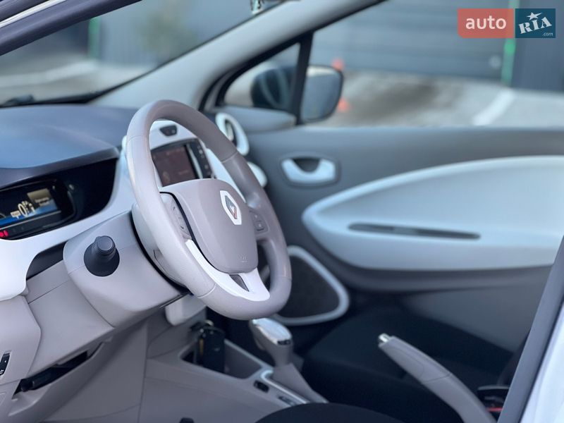 Хэтчбек Renault Zoe 2018 в Дубно