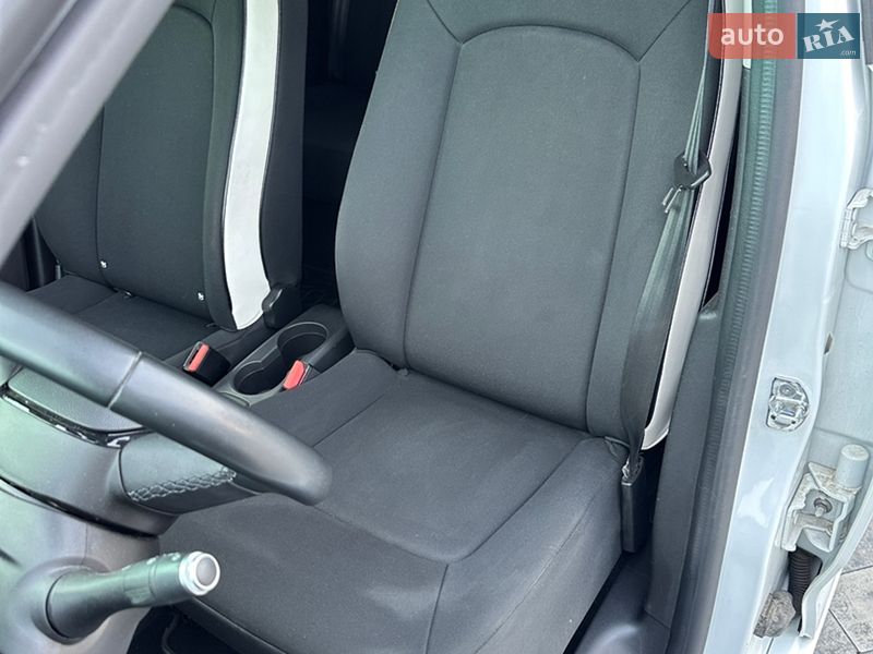 Хэтчбек Renault Zoe 2019 в Луцке фото 12 Хэтчбек Renault Zoe 2019 в Луцке