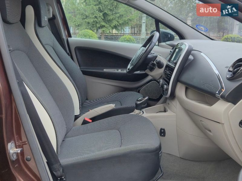 Хэтчбек Renault Zoe 2015 в Золочеве фото 24 Хэтчбек Renault Zoe 2015 в Золочеве