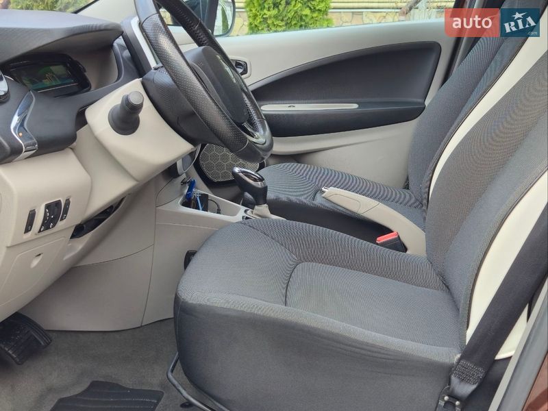 Хэтчбек Renault Zoe 2015 в Золочеве фото 17 Хэтчбек Renault Zoe 2015 в Золочеве