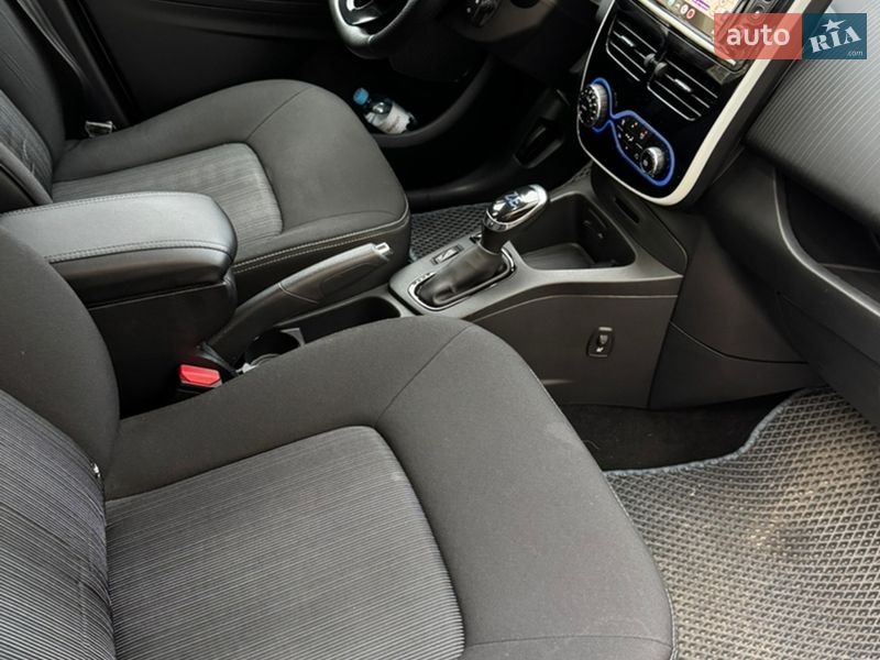 Хэтчбек Renault Zoe 2017 в Киеве