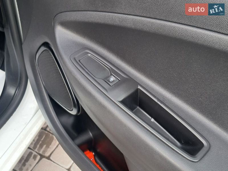 Хэтчбек Renault Zoe 2020 в Дубно