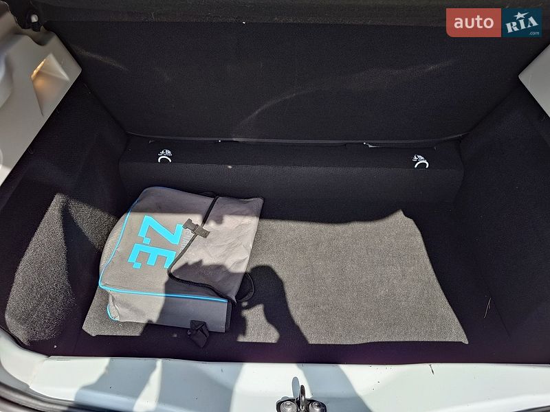 Хэтчбек Renault Zoe 2018 в Самборе