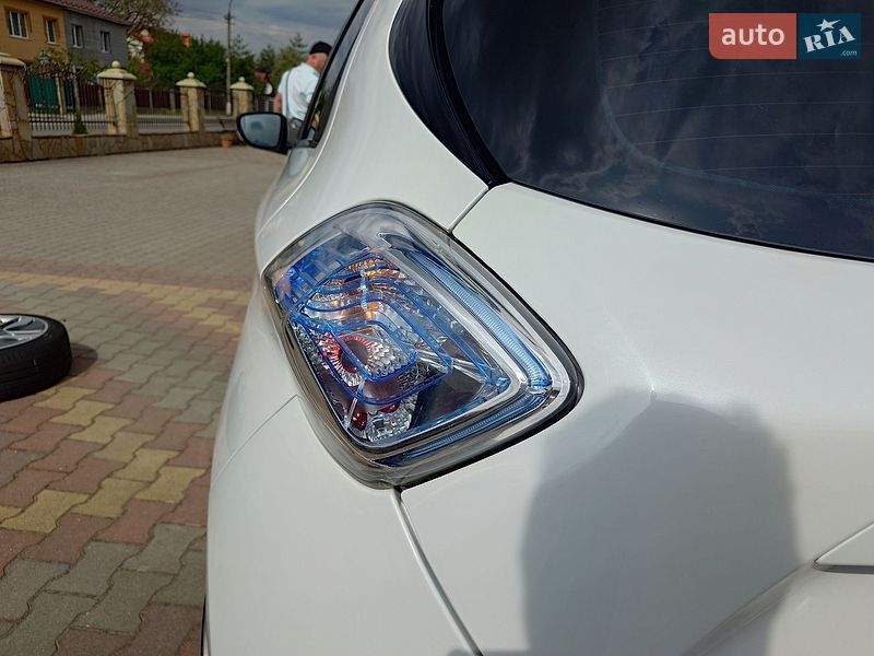 Хэтчбек Renault Zoe 2015 в Самборе