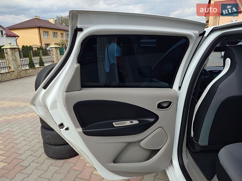 Хэтчбек Renault Zoe 2015 в Самборе