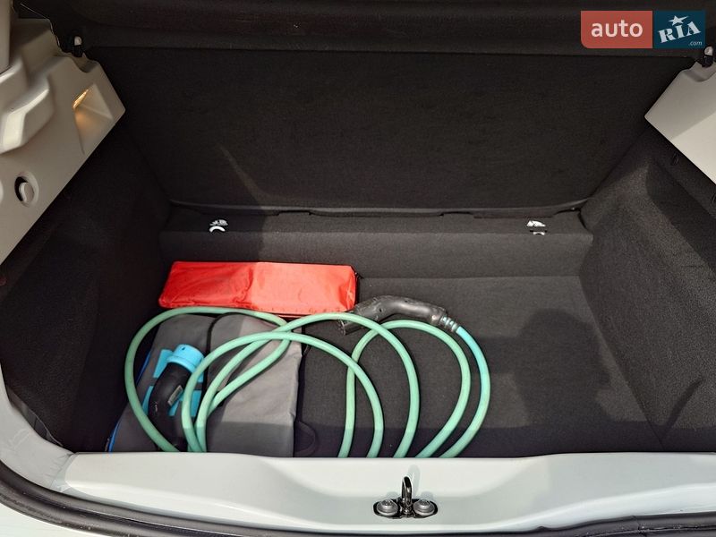 Хэтчбек Renault Zoe 2015 в Самборе