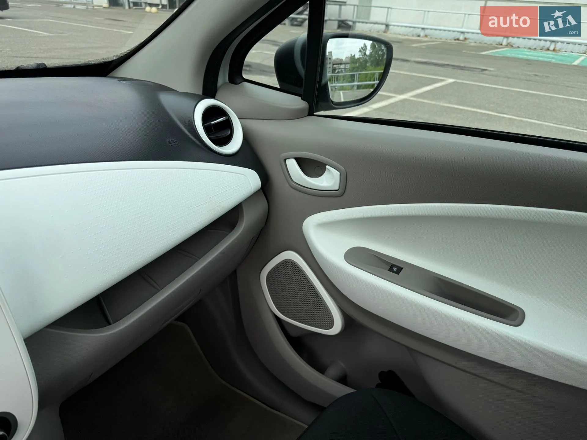 2017 Renault ZOE - мініатюра 26