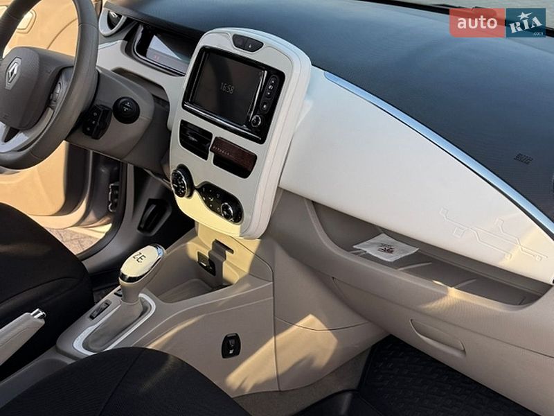 Хэтчбек Renault Zoe 2016 в Львове фото 25 Хэтчбек Renault Zoe 2016 в Львове