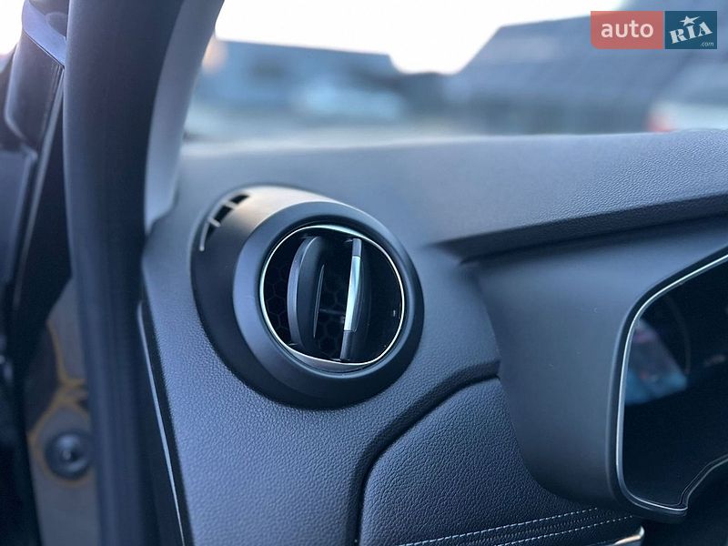 Хэтчбек Renault Zoe 2019 в Владимире