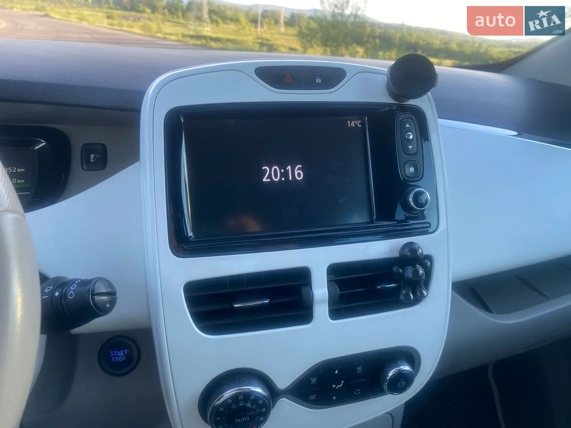 2015 Renault ZOE - мініатюра 25
