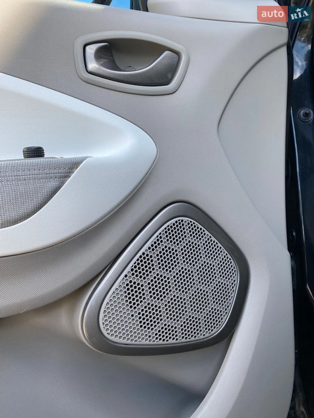 2017 Renault ZOE - мініатюра 16