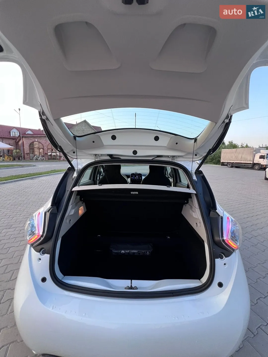 2017 Renault ZOE - мініатюра 38