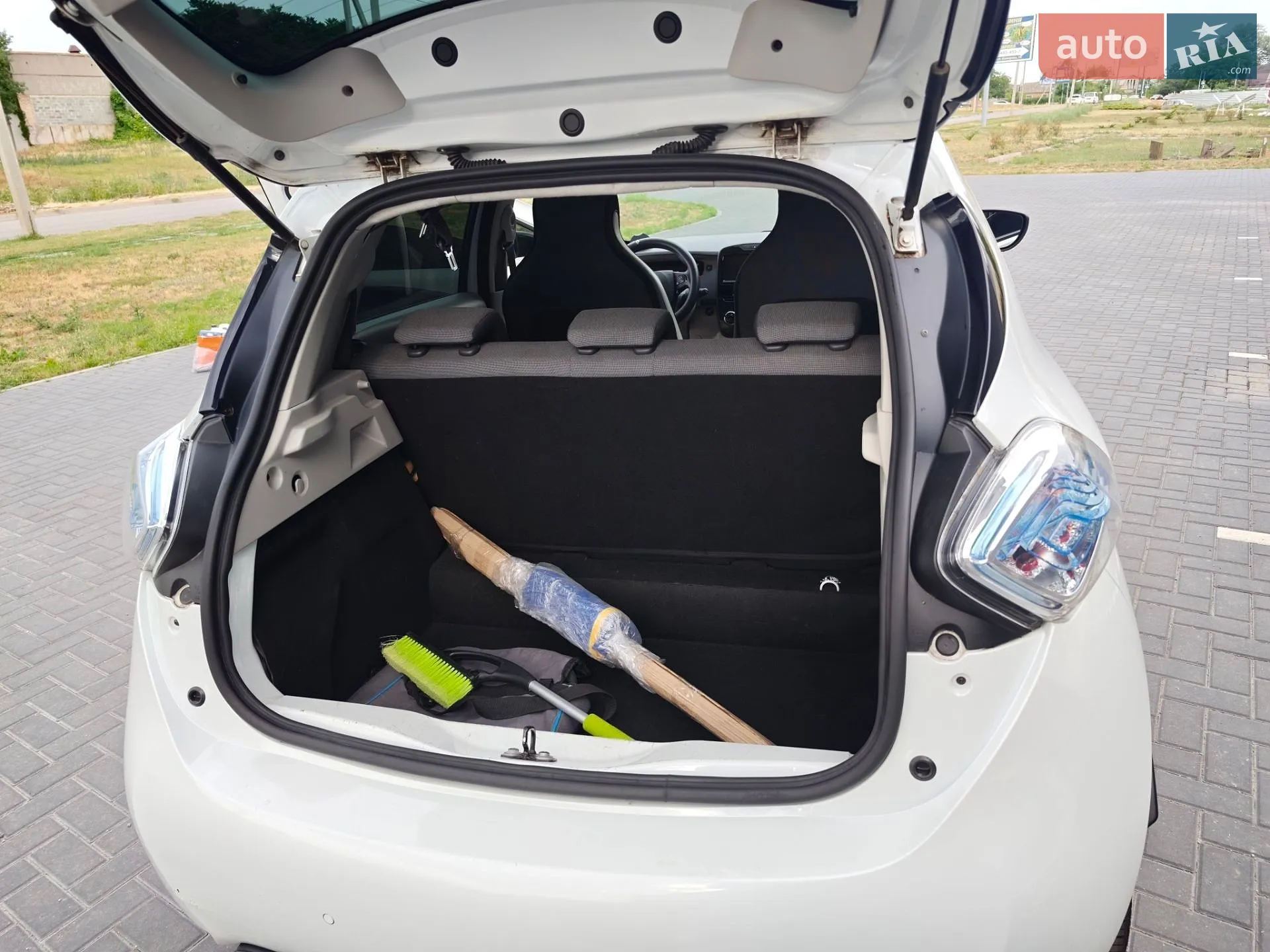 2016 Renault ZOE - мініатюра 8