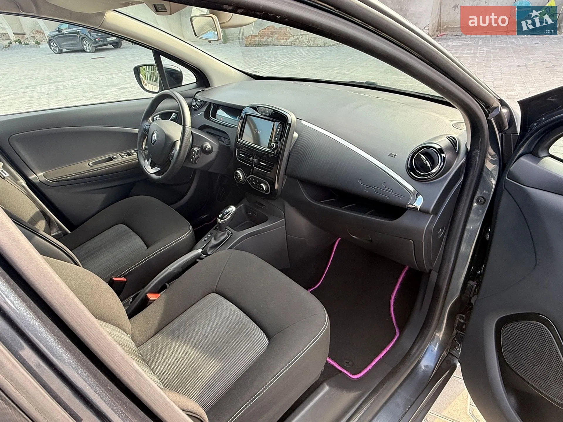 2017 Renault ZOE - мініатюра 20