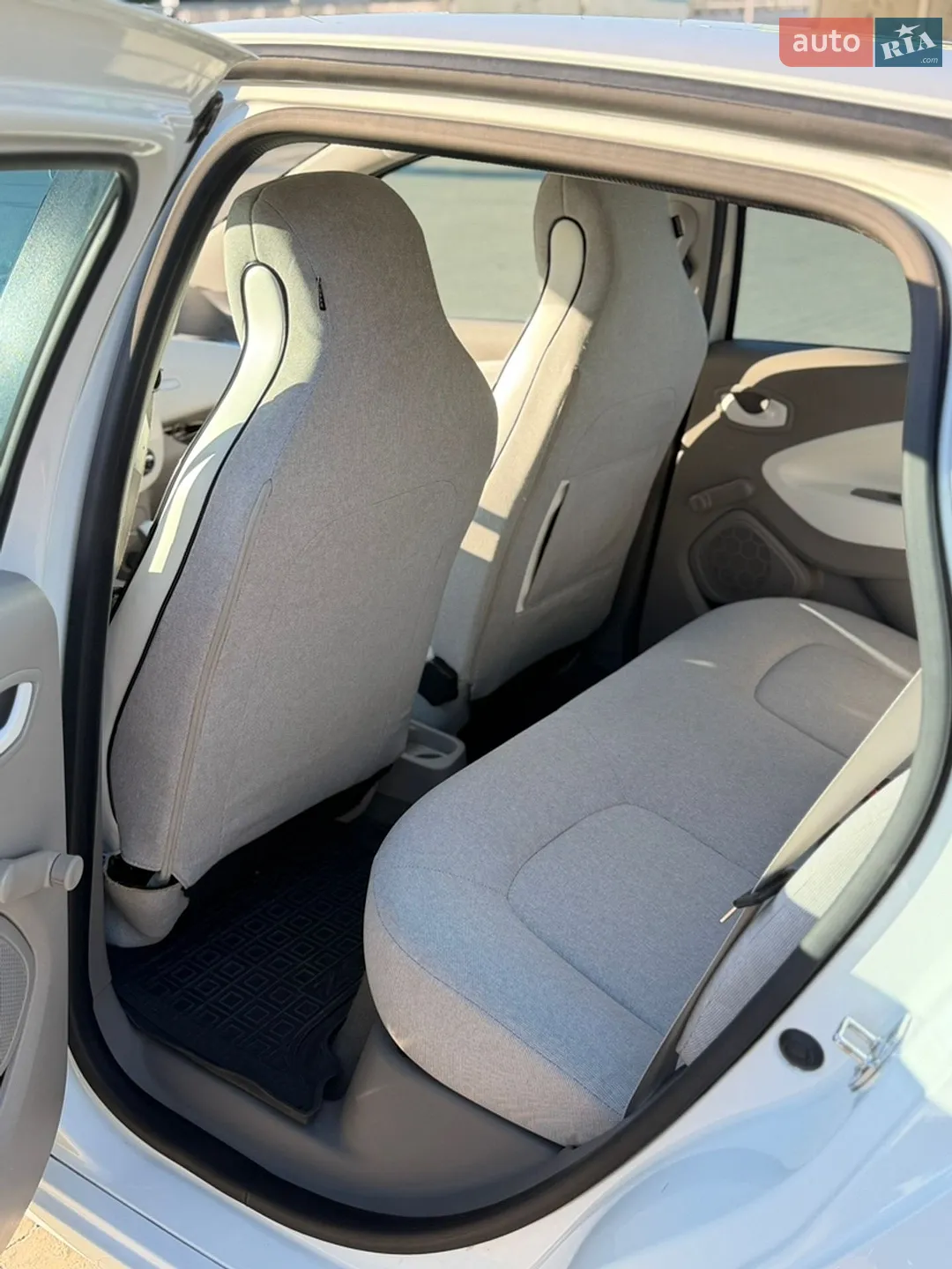 2015 Renault ZOE - мініатюра 17