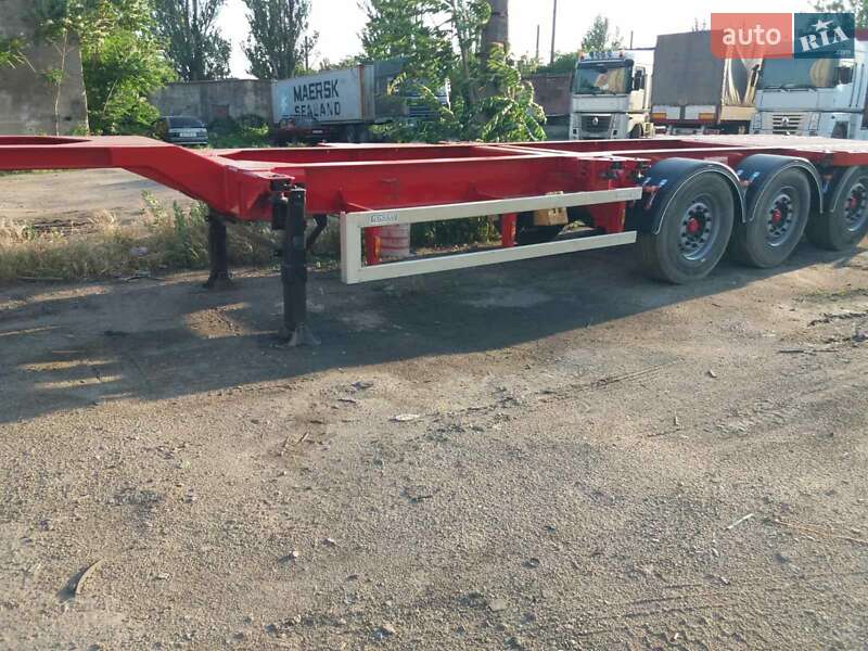 Контейнеровоз полуприцеп Renders 550 2002 в Одессе