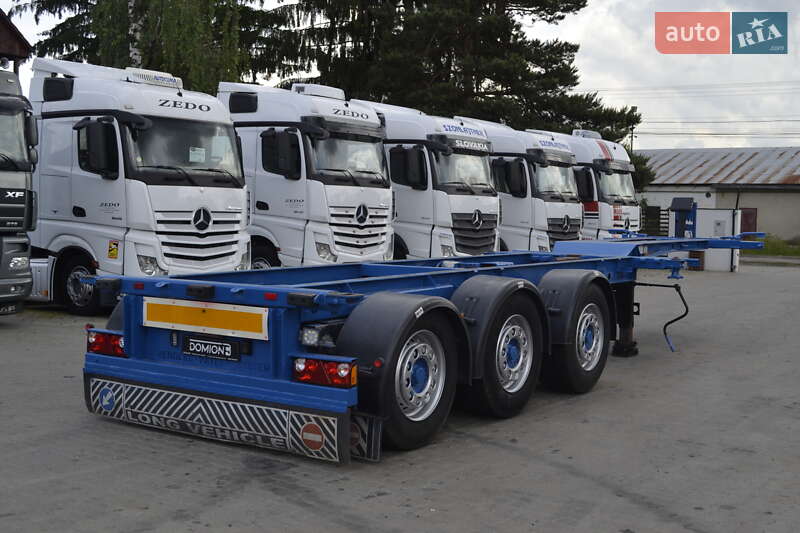 Контейнеровоз полуприцеп Renders RPS 2007 в Хусте