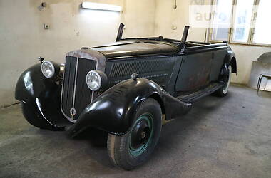 Кабріолет Ретро автомобілі Класичні 1937 в Чопі