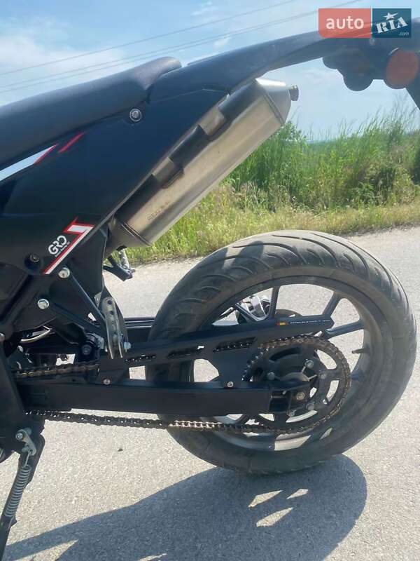 Мотоцикл Супермото (Motard) Rieju MRT 2022 в Круглику фото 2 Мотоцикл Супермото (Motard) Rieju MRT 2022 в Круглику