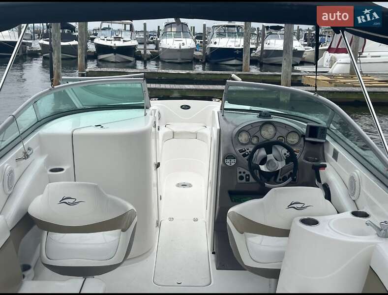 Моторная яхта Rinker Captiva Bowriders 2010 в Киеве
