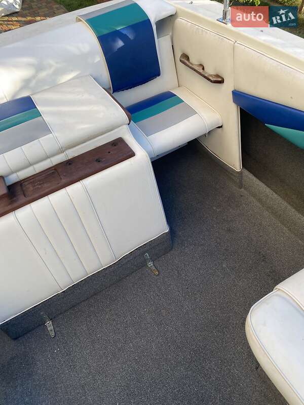 Катер Rinker Festiva 1991 в Луцьку
