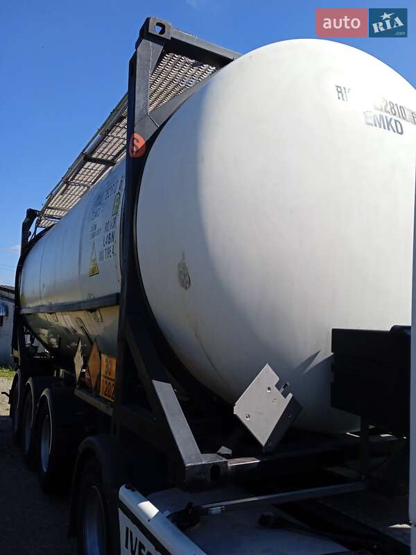 Цистерна напівпричіп Rinnen S-NA 1998 в Івано-Франківську