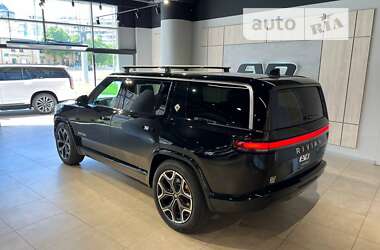 Седан Rivian R1S 2022 в Киеве