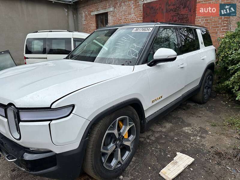 Внедорожник / Кроссовер Rivian R1S 2023 в Львове