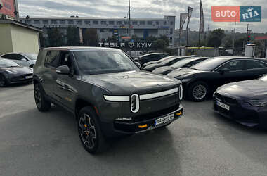 Внедорожник / Кроссовер Rivian R1S 2022 в 