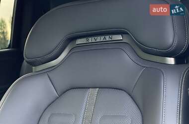 Внедорожник / Кроссовер Rivian R1S 2024 в 