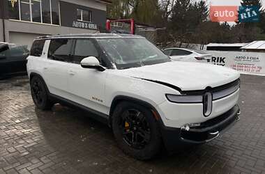 Rivian R1S 2023