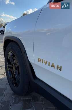 Внедорожник / Кроссовер Rivian R1S 2023 в Киеве