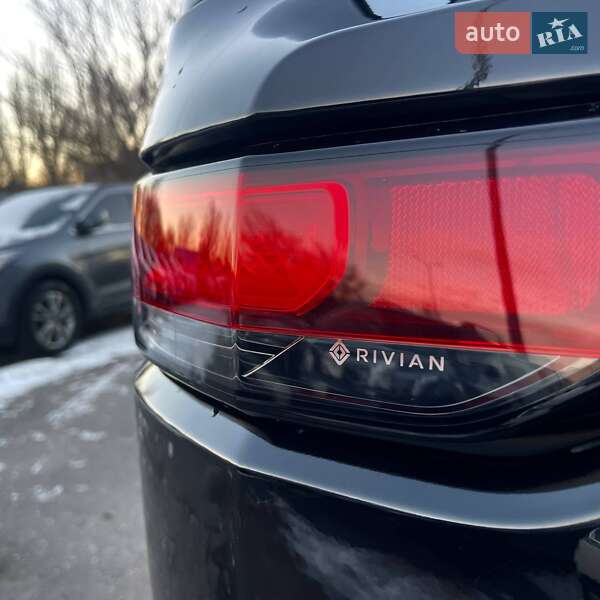 Внедорожник / Кроссовер Rivian R1S 2023 в Днепре