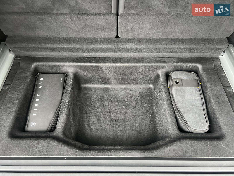 Позашляховик / Кросовер Rivian R1S 2023 в Миколаєві фото 13 Позашляховик / Кросовер Rivian R1S 2023 в Миколаєві