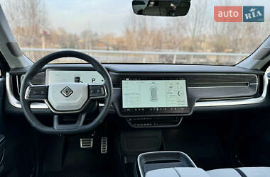 Позашляховик / Кросовер Rivian R1S 2023 в 