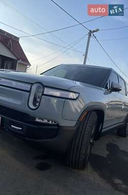 Внедорожник / Кроссовер Rivian R1S 2023 в 