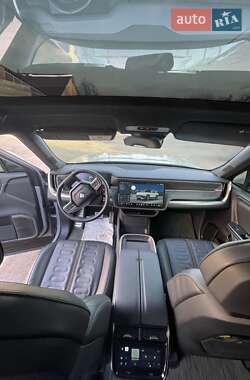 Внедорожник / Кроссовер Rivian R1S 2023 в 