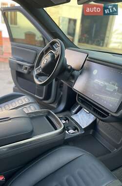 Внедорожник / Кроссовер Rivian R1S 2023 в 
