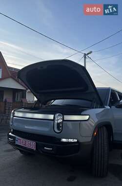 Внедорожник / Кроссовер Rivian R1S 2023 в 