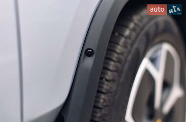 Внедорожник / Кроссовер Rivian R1S 2024 в 