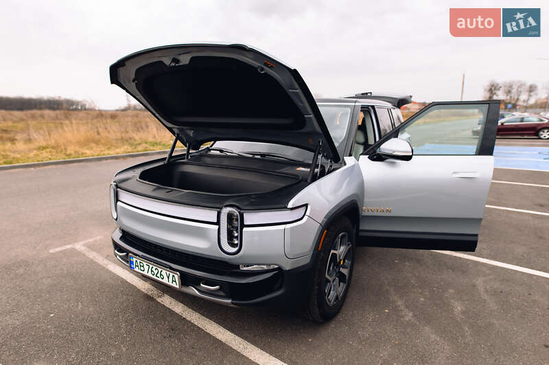Внедорожник / Кроссовер Rivian R1S 2024 в Киеве