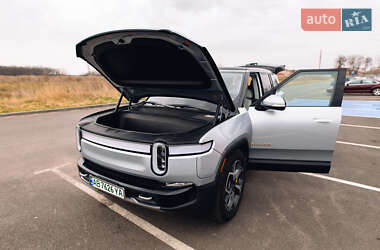 Внедорожник / Кроссовер Rivian R1S 2024 в 