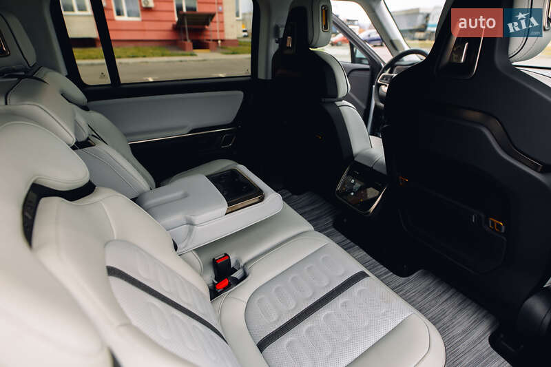 Внедорожник / Кроссовер Rivian R1S 2024 в Киеве