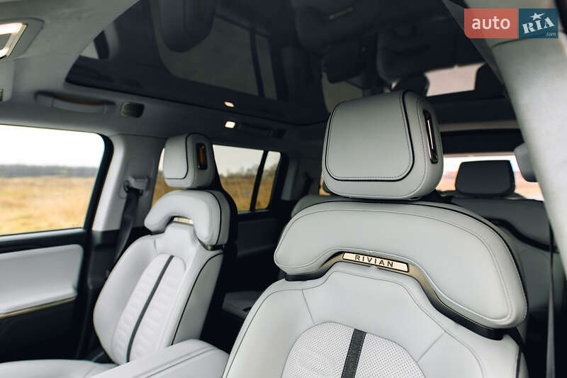Внедорожник / Кроссовер Rivian R1S 2024 в Киеве