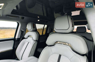 Внедорожник / Кроссовер Rivian R1S 2024 в 