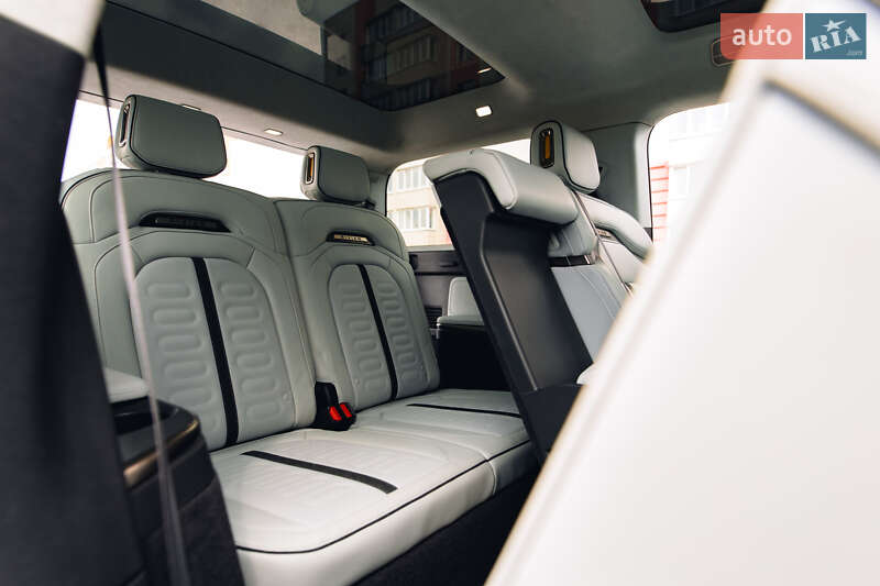 Внедорожник / Кроссовер Rivian R1S 2024 в Киеве