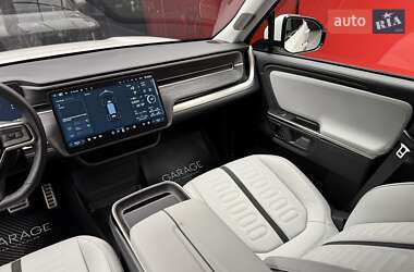 Внедорожник / Кроссовер Rivian R1S 2023 в 