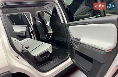 Внедорожник / Кроссовер Rivian R1S 2023 в 