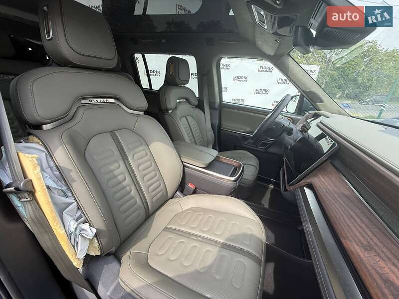 Внедорожник / Кроссовер Rivian R1S 2023 в Луцке